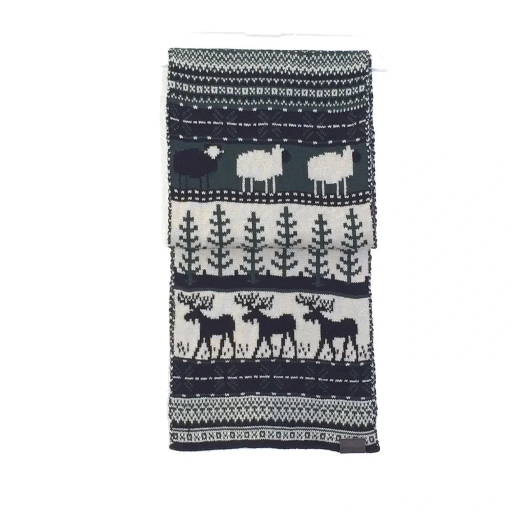 Woolrich Men’s Christmas Forest Animal Scarf